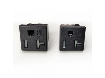 U20美规20A带TR防护门插座